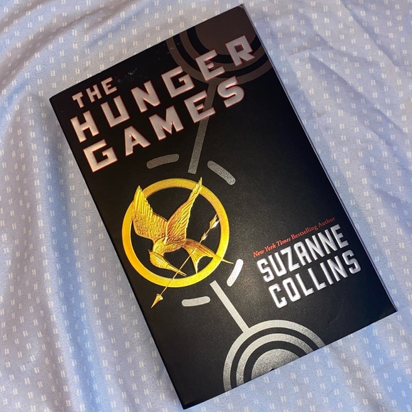 The Hunger Games book - Picture 1 of 3